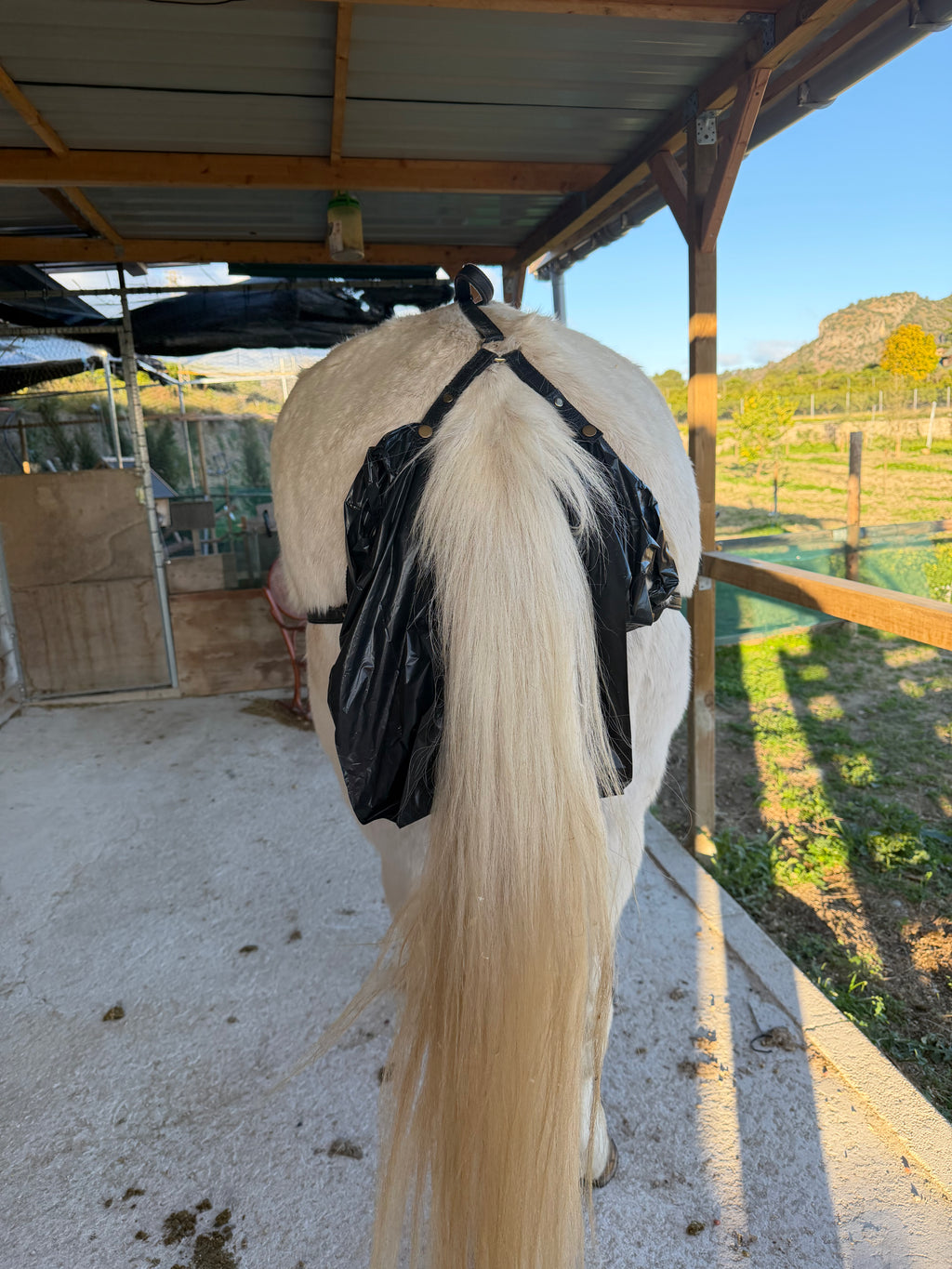 Mistbeutel für Pferdegeschirre